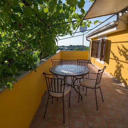 Rialto Apartment