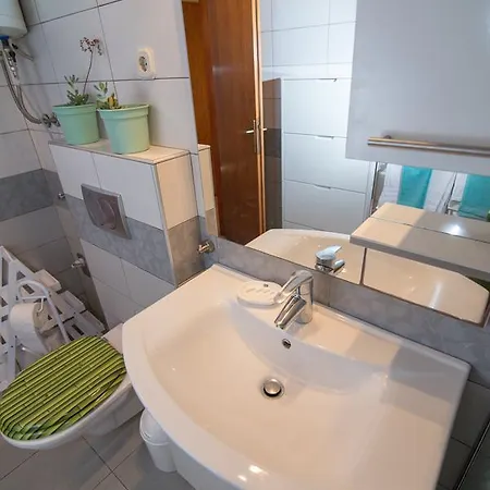 Rialto Apartment *